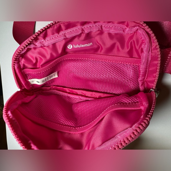 NWOT Lululemon Athletica Everywhere Belt Bag 1L - Pink - Picture 9 of 10